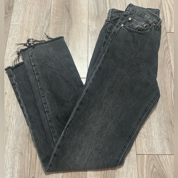 Levi's Denim - Levi's Black Frayed Ankle Jeans